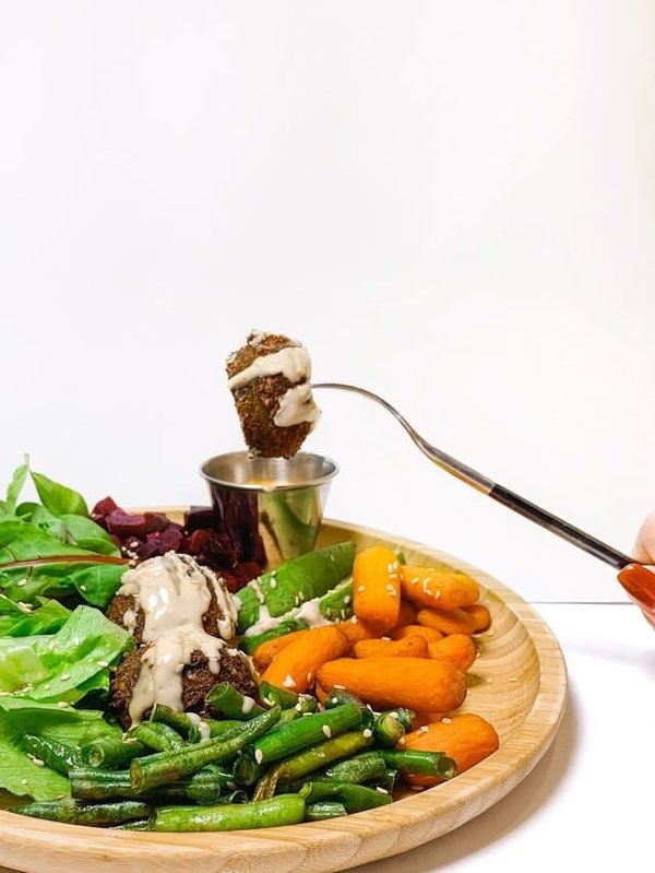 How to Construct a Balanced Meal Plan for Adolescent Vegetarians?